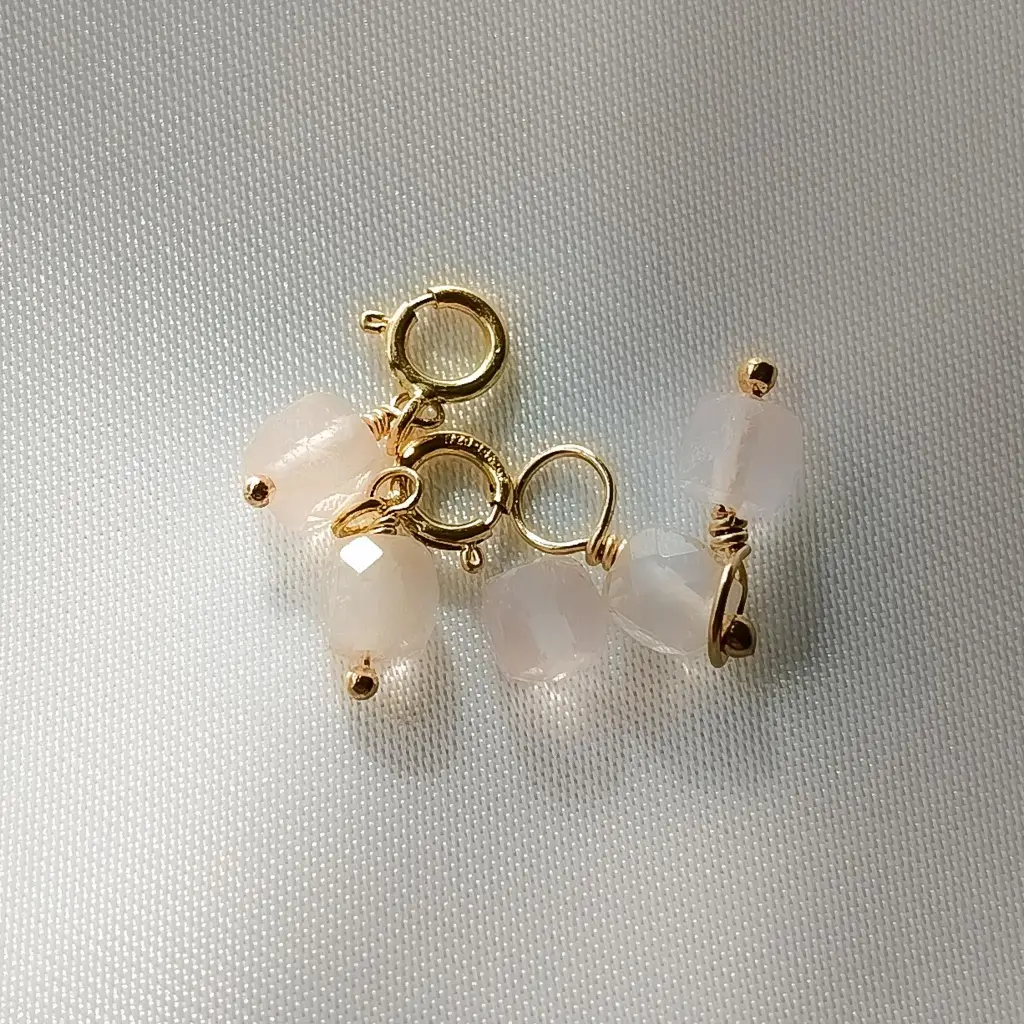 Charm Quartz rose (Bracelet ou collier)